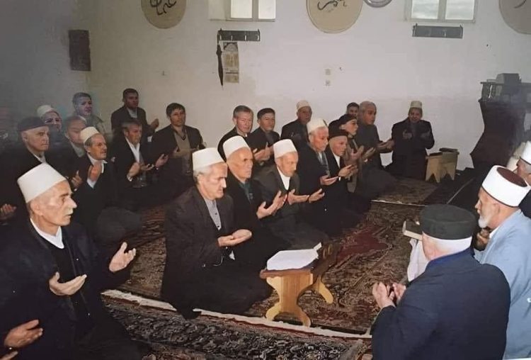 KBI në Drenas: Pretendimet e “Prof” Hamdi Thaqit janë antihistorike madje edhe ofenduese për besimtarët myslimanë drenicë