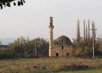 Njëra nga xhamit më të vjetëra në Ballkan në prag të rrënimit