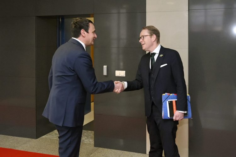 Kurti takoi kryediplomatin suedez: Liberalizimi mori epilog gjatë presidencës së Suedisë