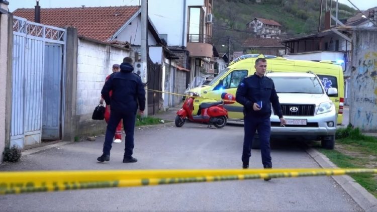 I ndërrohet burgu djalit që dyshohet se vrau nënën në Pejë, avokati kërkon të mbahet larg të burgosurve tjerë