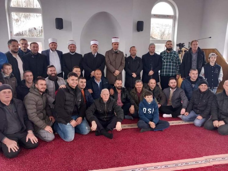 Veprim kombëtar e patriotik nga Myftiu Tërnava/ Hapet xhamia e re në Leposaviq