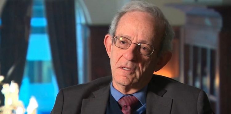 Serwer: Djegia e veturave në veri të Kosovës bëhet me miratimin e Beogradit