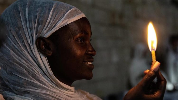 Të krishterët në Palestinë mbajtën marshim për meshën e “Zjarrit të Shenjtë”