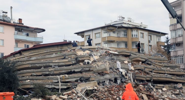 Pas tërmetit, Stambollin e pushton frika për një fatkeqësi edhe më të madhe