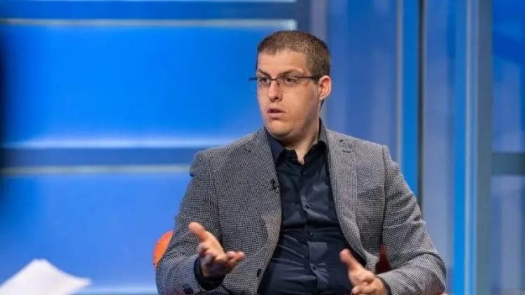 Avokati nga Beogradi: Aleksandar Vuçiq është mjeshtër i formësimit të politikave të kaosit