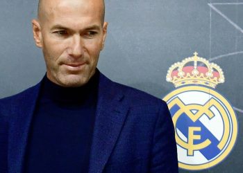 Real Madridi kontakton Zidanen, e sheh si zëvendësues të Ancelottit
