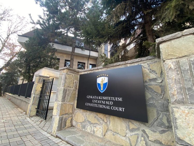 Çka po ndodhë në Kushtetuese me Ligjin e Pagave?