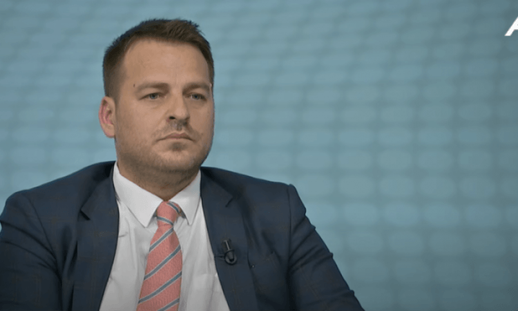 Muja: Zgjedhjet nuk do të mbahen në stacione të policisë