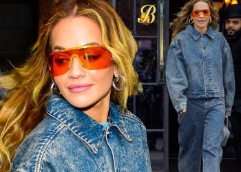 Rita Ora shfaq stilin unik me veshjen xhins gjatë një tjetër paraqitje në New York