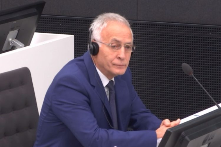 Jakup Krasniqi në gjendje jo të mirë, avokatja kërkon largimin e tij nga seanca