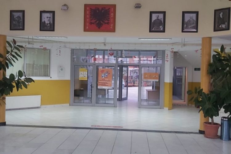 Ministrja Nagavci: Ka lëshime teknike e shkencore në tekstet shkollore