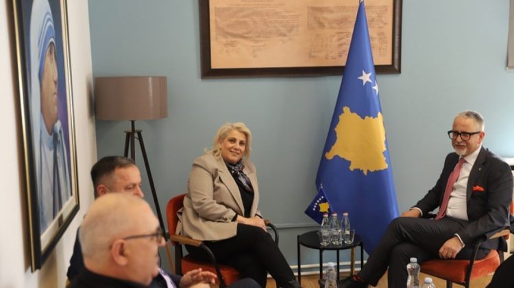 Kontrata kolektive, Vitia takon drejtuesit e FSSHK-së