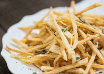 Patatet e skuqura shkaktojnë depresion, e thotë studimi