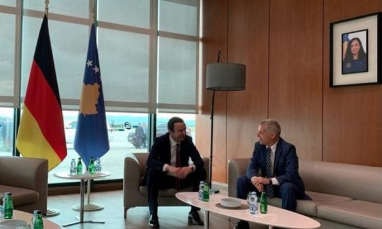 Gjermania u bëhet fiksim, Rohde target i zyrtarëve në Beograd pse “ ia mban anën Kurtit”