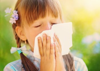 Si ta mbroni fëmijën tuaj nga alergjitë pranverore?
