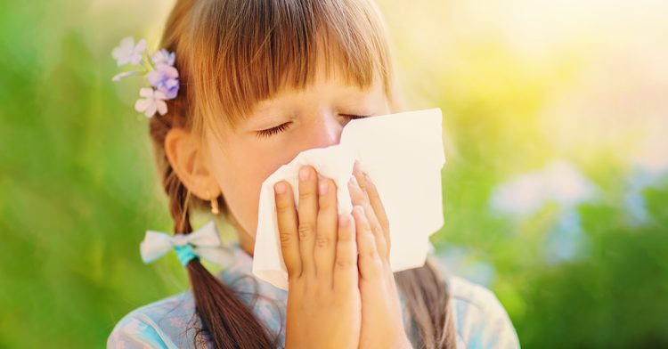 Si ta mbroni fëmijën tuaj nga alergjitë pranverore?
