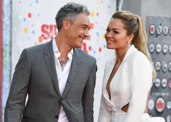 “Takova dikë që më ndryshoi përgjithmonë”, Rita Ora tregon se si e njohu bashkëshortin e saj në një moment të vështirë të jetës