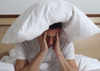 Për sa kohë mund të qëndrojë një person pa gjumë?