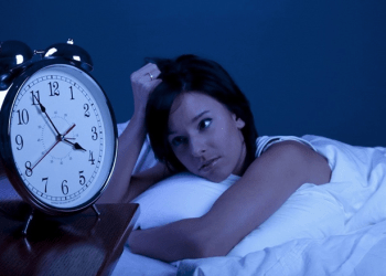 Rreziqet serioze për shëndetin që shkaktohen nga mungesa e gjumit