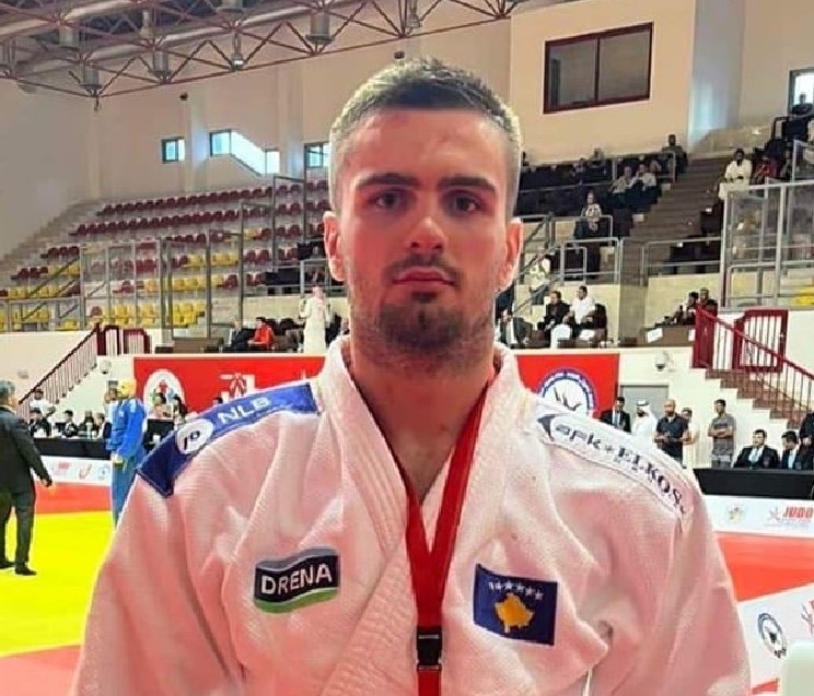 Shpati Zeka i argjendtë në Kuvajt