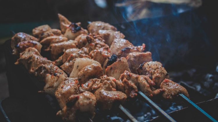 Çfarë do të ndodhë me trupin tuaj nëse hiqni dorë nga mishi për një vit?