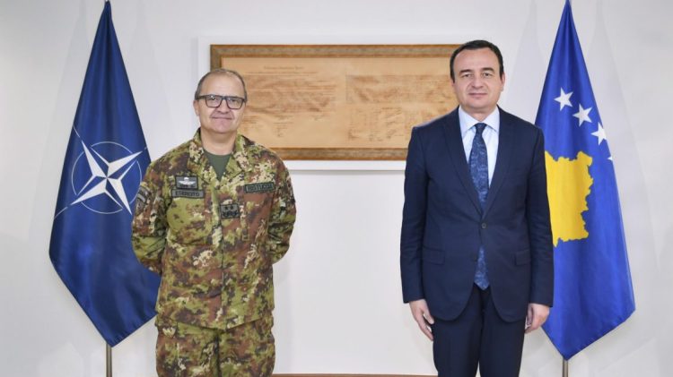 Situata në veri, Komandanti i KFOR-it i shkon në zyrë Kurtit