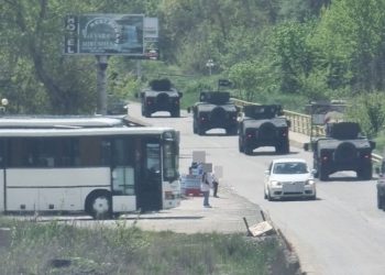FSK niset drejt Aeroportit të Gjakovës – dalin pamjet nga kolona e automjeteve ushtarake