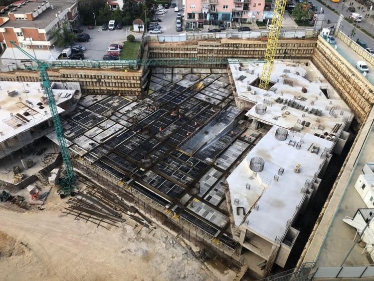 Në këtë fazë është ndërtimi i Xhamisë Qendrore në Prishtinë