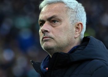 Mourinho i qëndron besnik Romës, refuzon Chelsean