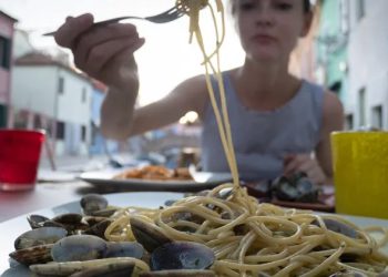 Si italianët i hanë vazhdimisht makaronat dhe nuk shëndoshen?