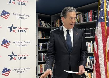 James Rubin shpërndan shkrimin e NYT për lidhjet e Vuçiqit me botën e krimit: Interpretim brutal