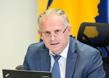 Bislimi takoi deputetin e Bundestagut, Mijatovic vë në dukje progresin e Kosovës