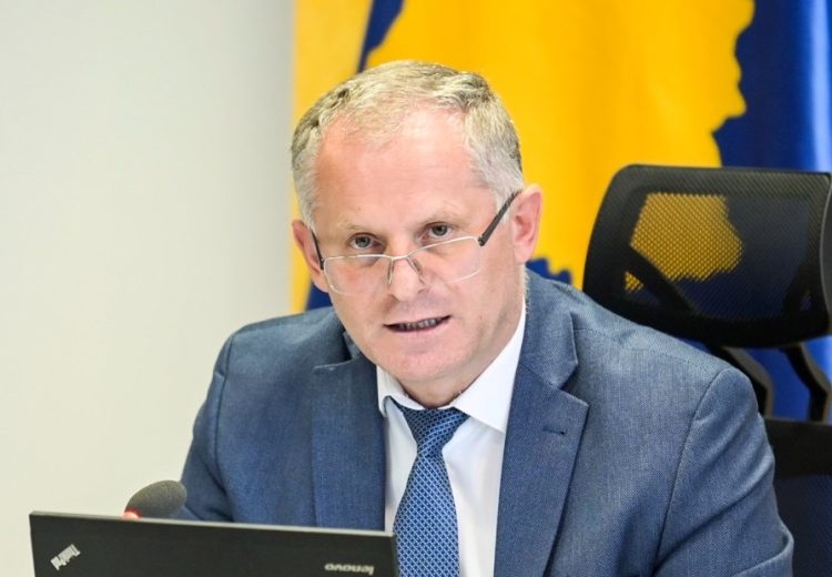 Bislimi takoi deputetin e Bundestagut, Mijatovic vë në dukje progresin e Kosovës