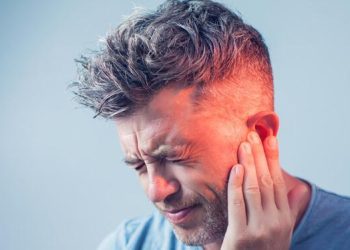 Dëgjoni zhurmë papritur në vesh? Ja për çfarë ju paralajmëron trupi juaj