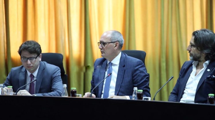 Komunat e Kosovës me shtatë kërkesa për Qeverinë