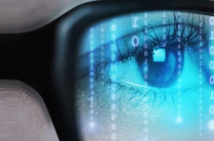 Përse drita e kaltër është e rrezikshme për shikimin tuaj?