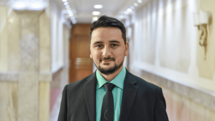 Lirohet nga detyra Drilon Gashi, këshilltari i Konjufcës