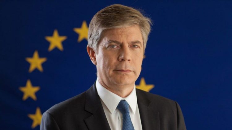 Shefi i EULEX-it: Të gjithë të veprojnë në mënyrë të matur