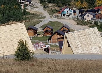 Peci kërkon hetim nga Prokuroria: Të kujt janë villat e ndërtuara në tokë të shtetit?