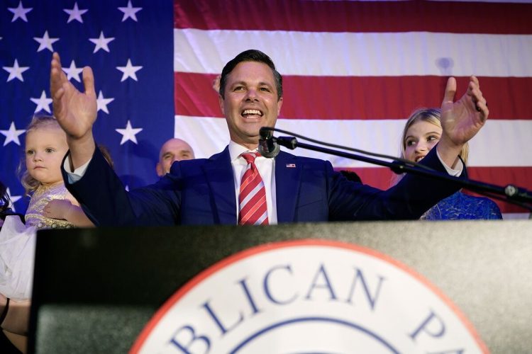 Kongresmeni amerikan: SHBA qëndron përkrah Kosovës, Sekretari Blinken duhet t’i kundërvihet mobilizimit ushtarak të Serbisë