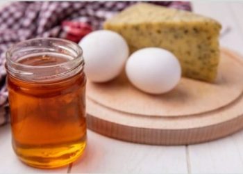 Ushqimet që mund t’i konsumoni në mëngjes dhe ato që duhet t’i shmangni