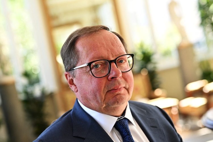 Rusia paralajmëron Britaninë për përshkallëzimin e luftës nëse furnizon Ukrainë me armë