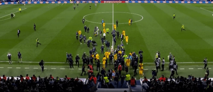 Kaos në Barcelonë, sulmohen lojtarët e Barçës (Video)