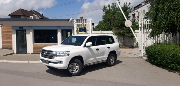 Kryhet takimi mes ambasadorit amerikan dhe dy kryetarëve të veriut