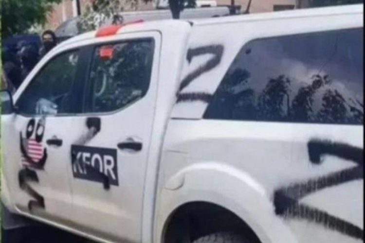 Analistja serbe: Me “Z” në veturë të KFOR-it amerikan treguam se e përkrahim fashizmin rus