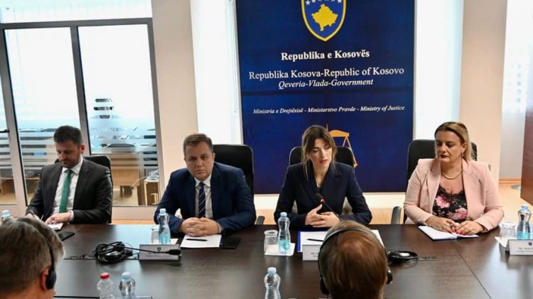 Haxhiu takon zyrtarin nga BE, flasin për reformat në drejtësi dhe zhvillimet e fundit në veri