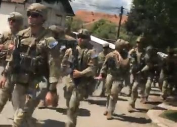 Ushtarët amerikanë lëvizin nëpër Leposaviq