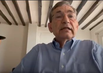 Shkrimtari Pamuk u kërkon falje kosovarëve për shtyrjen e vizitës