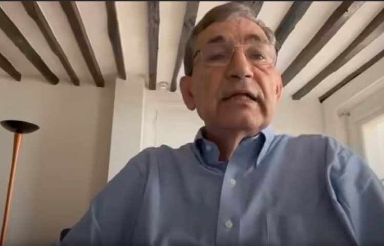 Shkrimtari Pamuk u kërkon falje kosovarëve për shtyrjen e vizitës