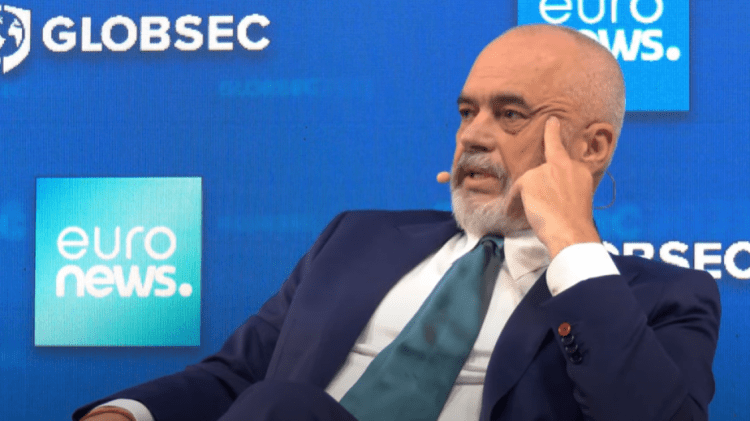 Rama flet nga Bratislava: Ushtria serbe në kufij me Kosovën ka zero fuqi